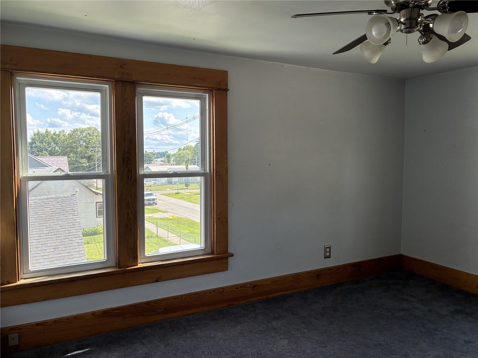 602 E 9th Vinton IA 52349
