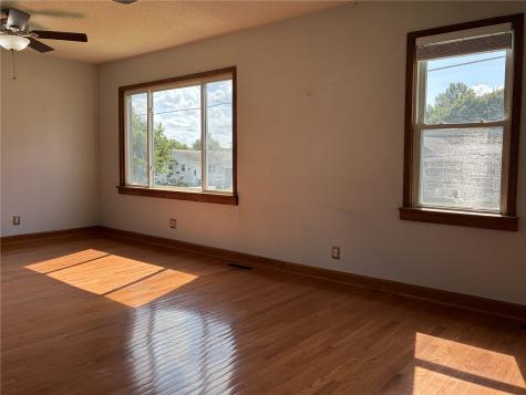 602 E 9th Vinton IA 52349