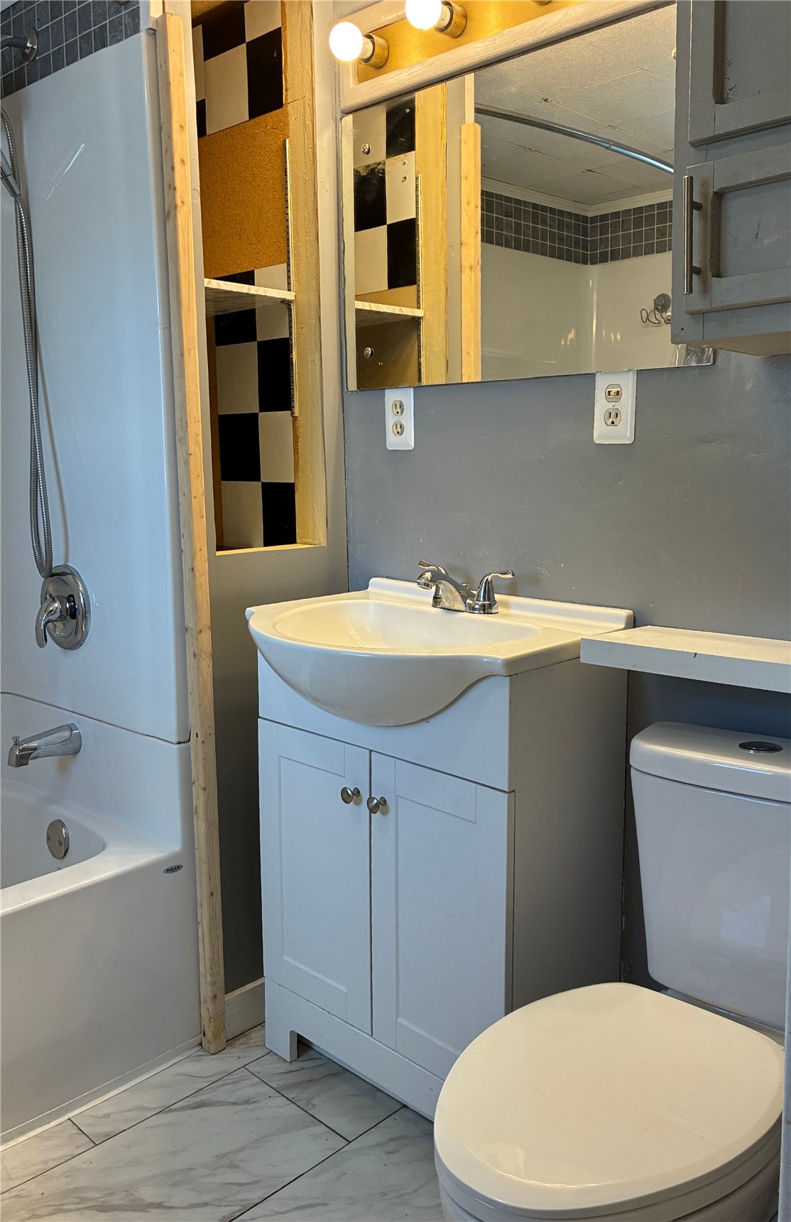 602 E 9th Vinton IA 52349