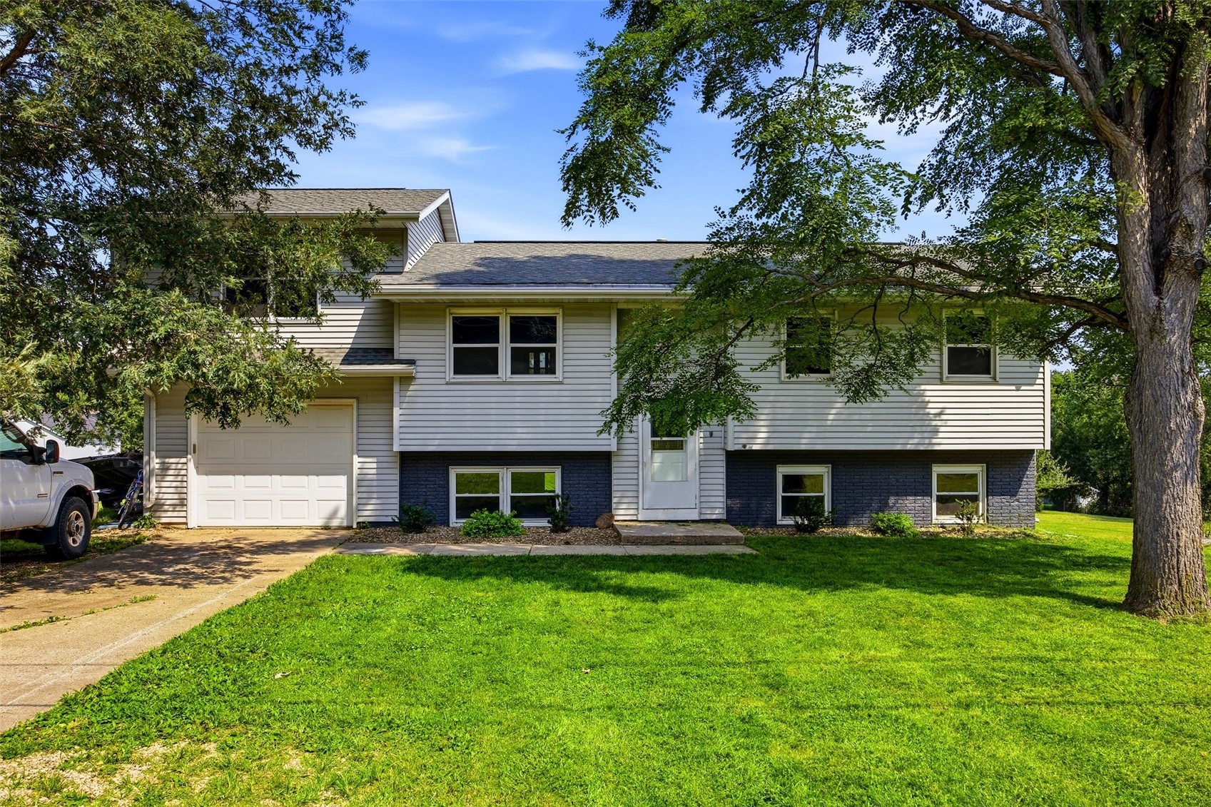 3272 Coral Avenue NE Solon IA 52333
