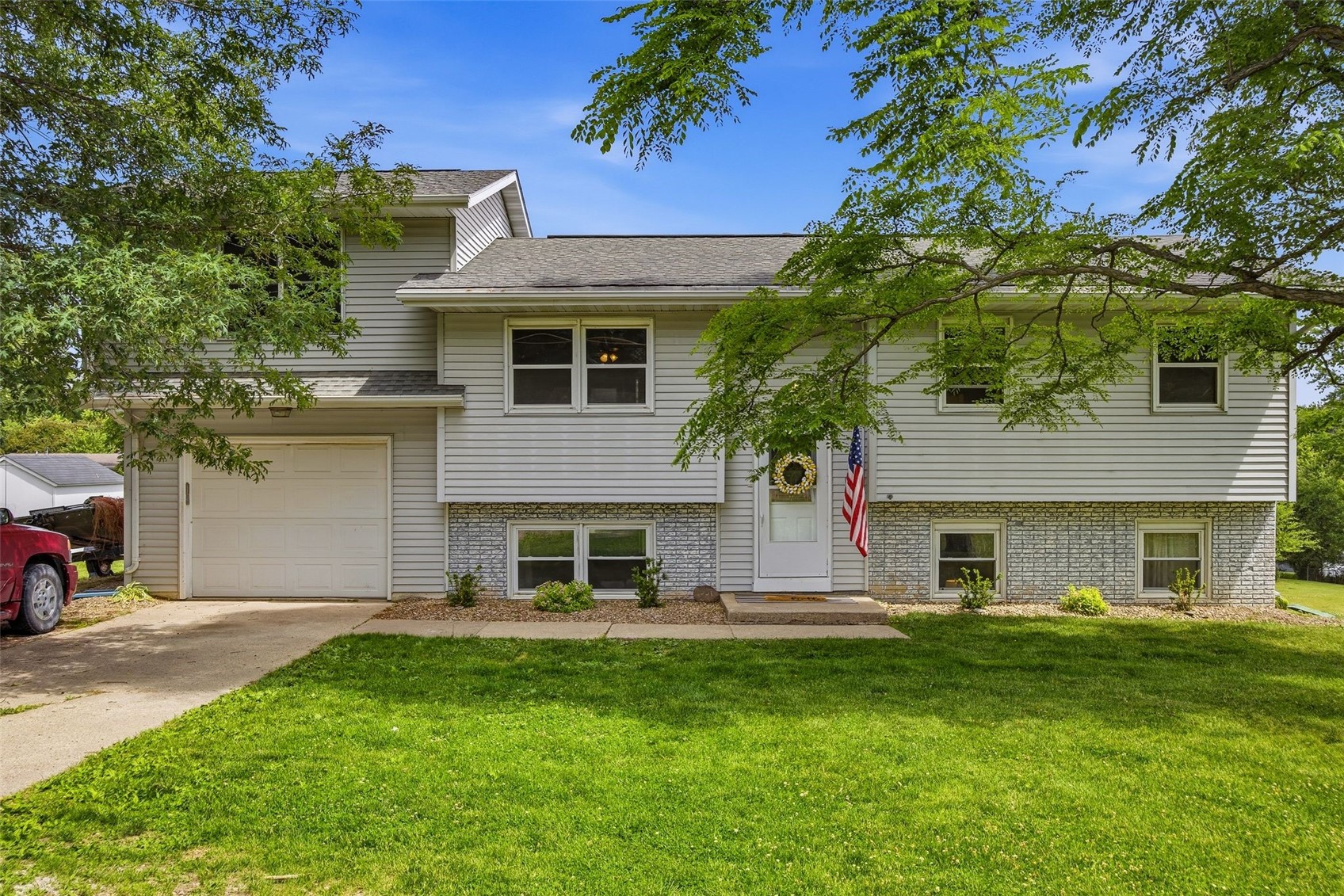 3272 Coral Avenue NE Solon IA 52333