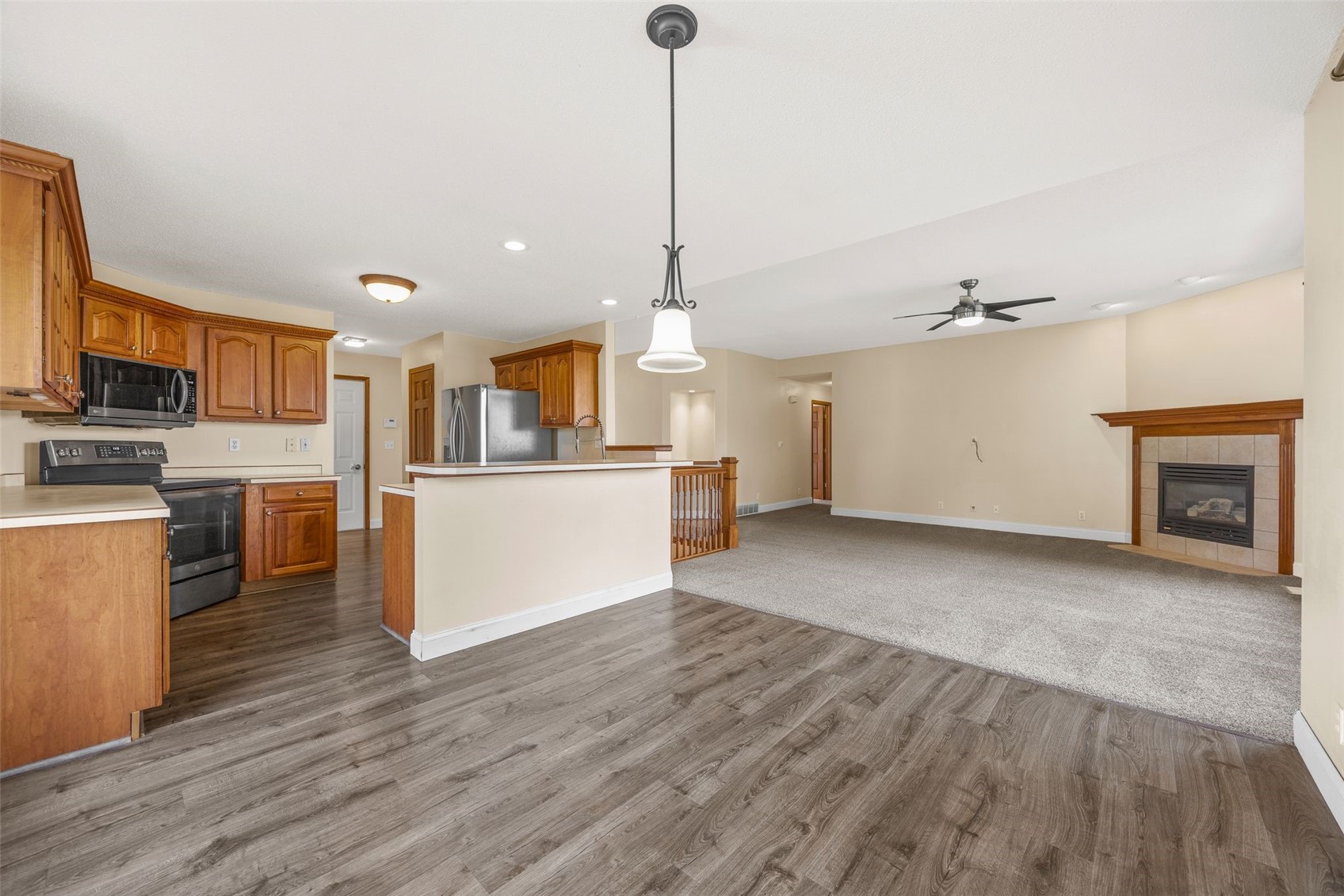 190 N 17th Avenue Hiawatha IA 52233