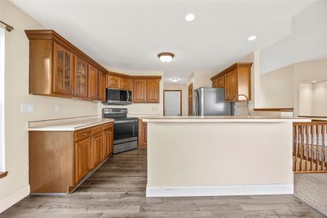 190 N 17th Avenue Hiawatha IA 52233