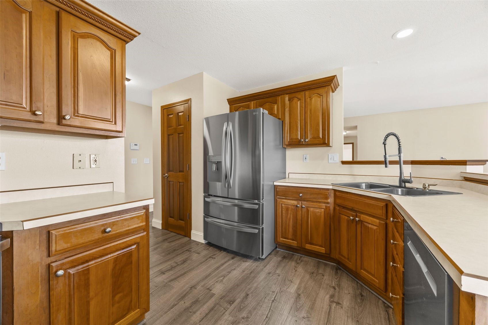 190 N 17th Avenue Hiawatha IA 52233