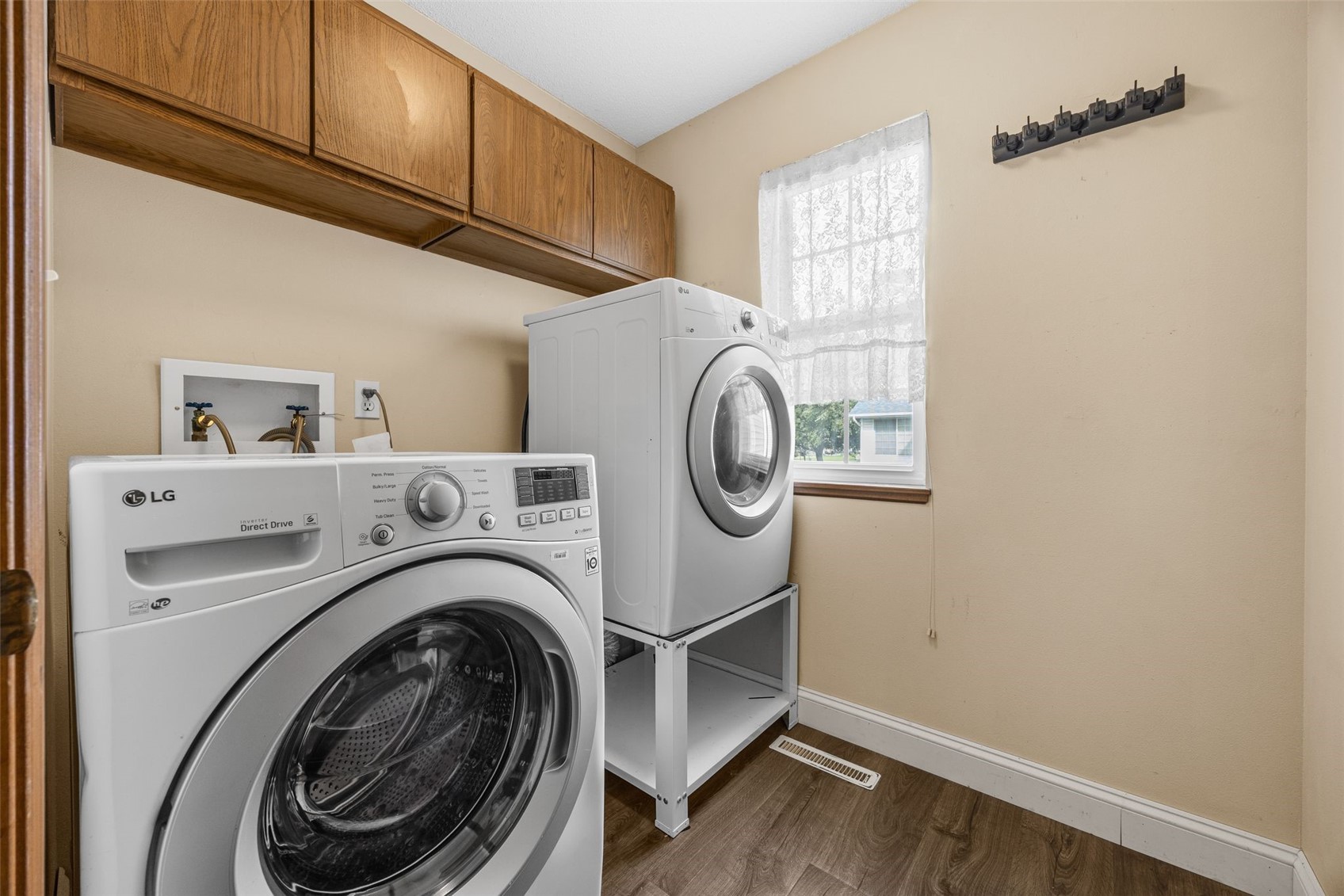 190 N 17th Avenue Hiawatha IA 52233
