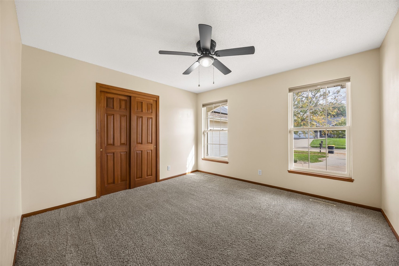 190 N 17th Avenue Hiawatha IA 52233