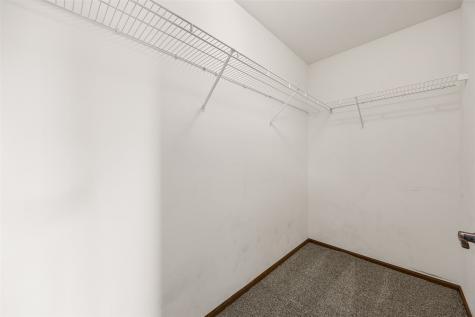 190 N 17th Avenue Hiawatha IA 52233