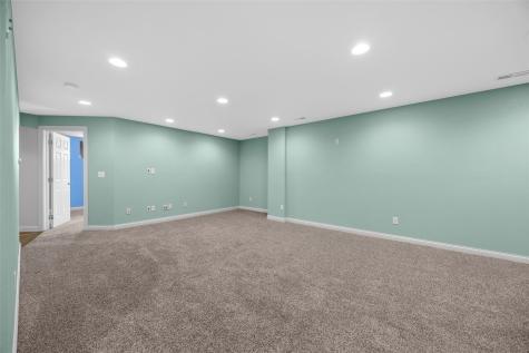 190 N 17th Avenue Hiawatha IA 52233