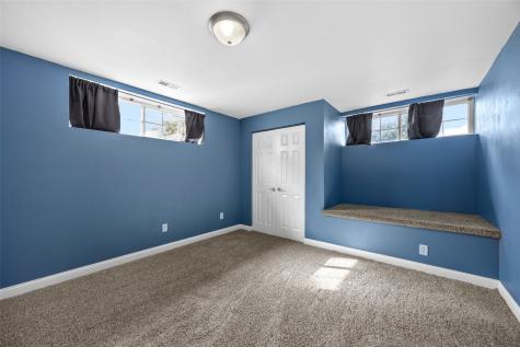190 N 17th Avenue Hiawatha IA 52233