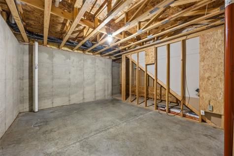 190 N 17th Avenue Hiawatha IA 52233