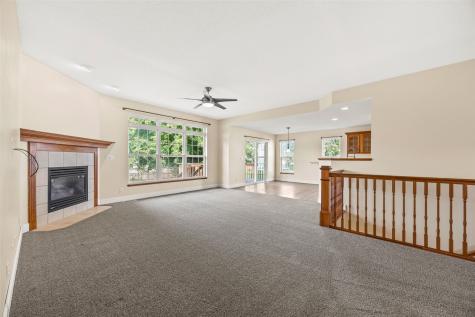 190 N 17th Avenue Hiawatha IA 52233