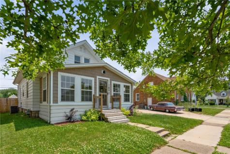 165 Hayes Street SW Cedar Rapids IA 52404