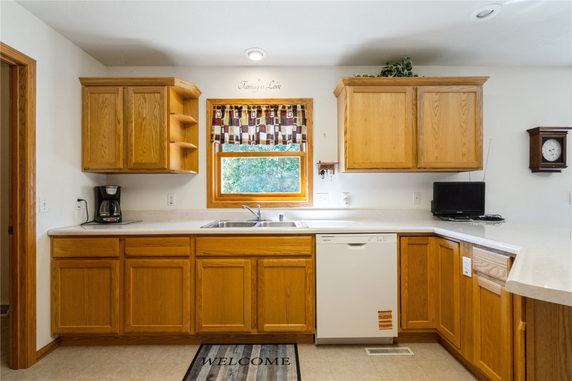 3022 Adel Street SE Cedar Rapids IA 52403