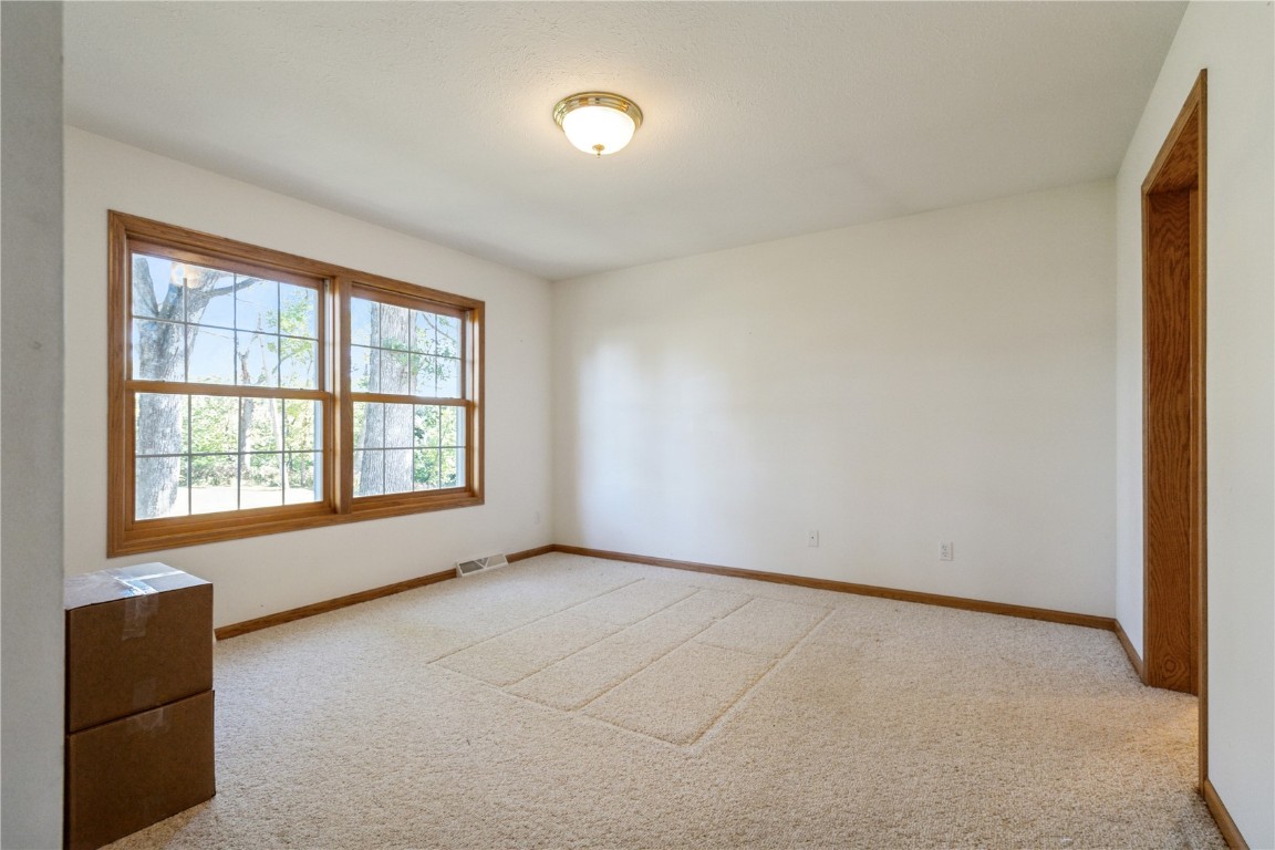 3022 Adel Street SE Cedar Rapids IA 52403