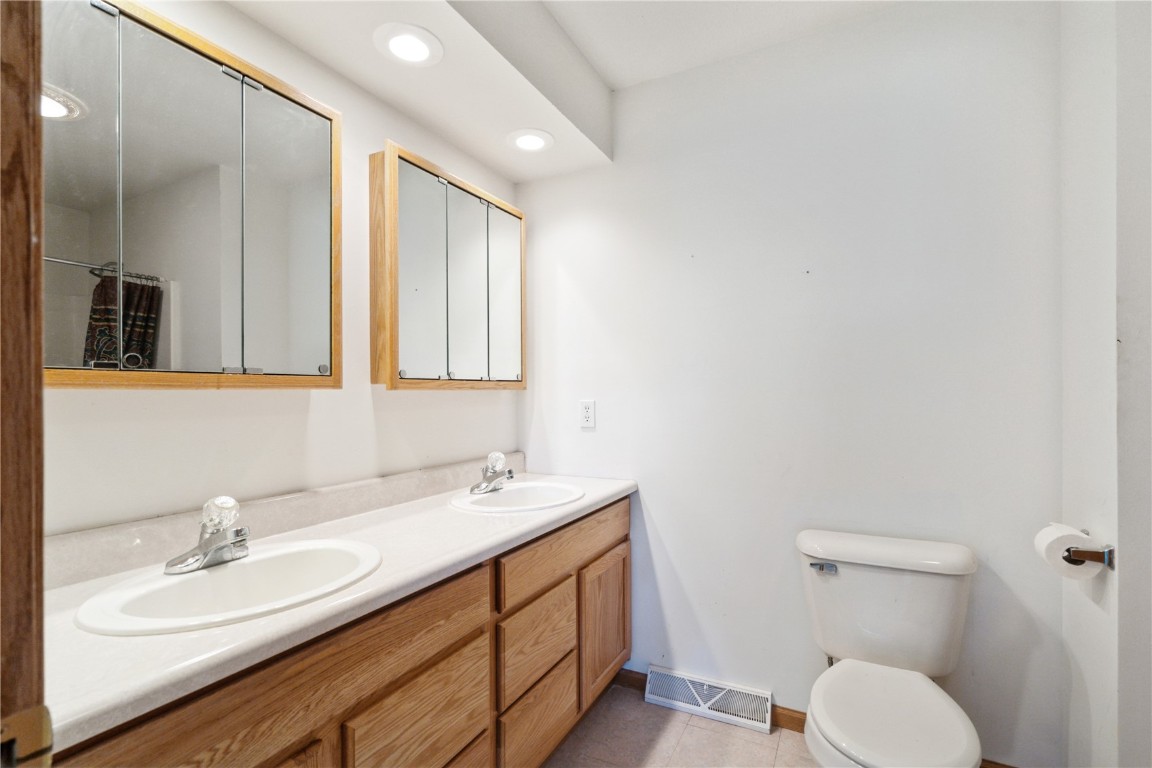 3022 Adel Street SE Cedar Rapids IA 52403