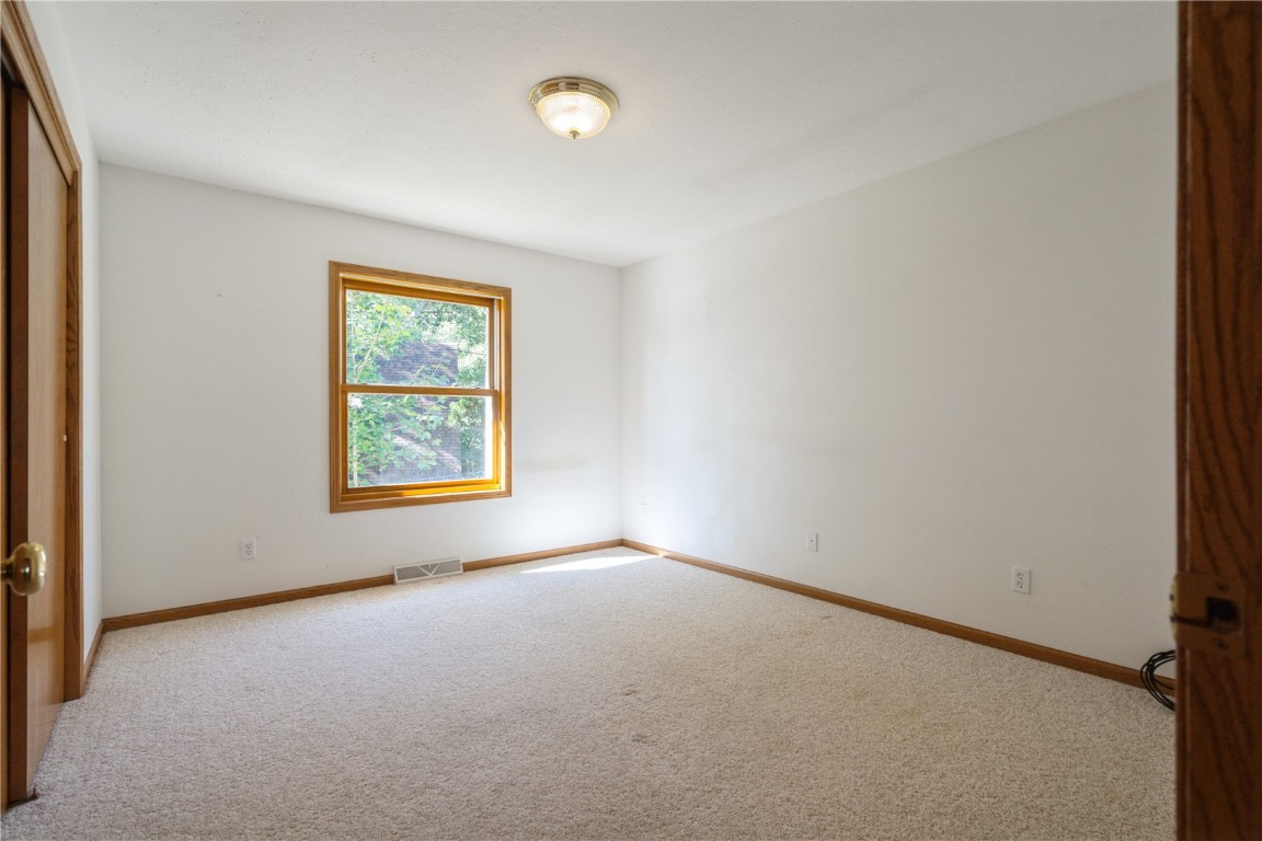 3022 Adel Street SE Cedar Rapids IA 52403