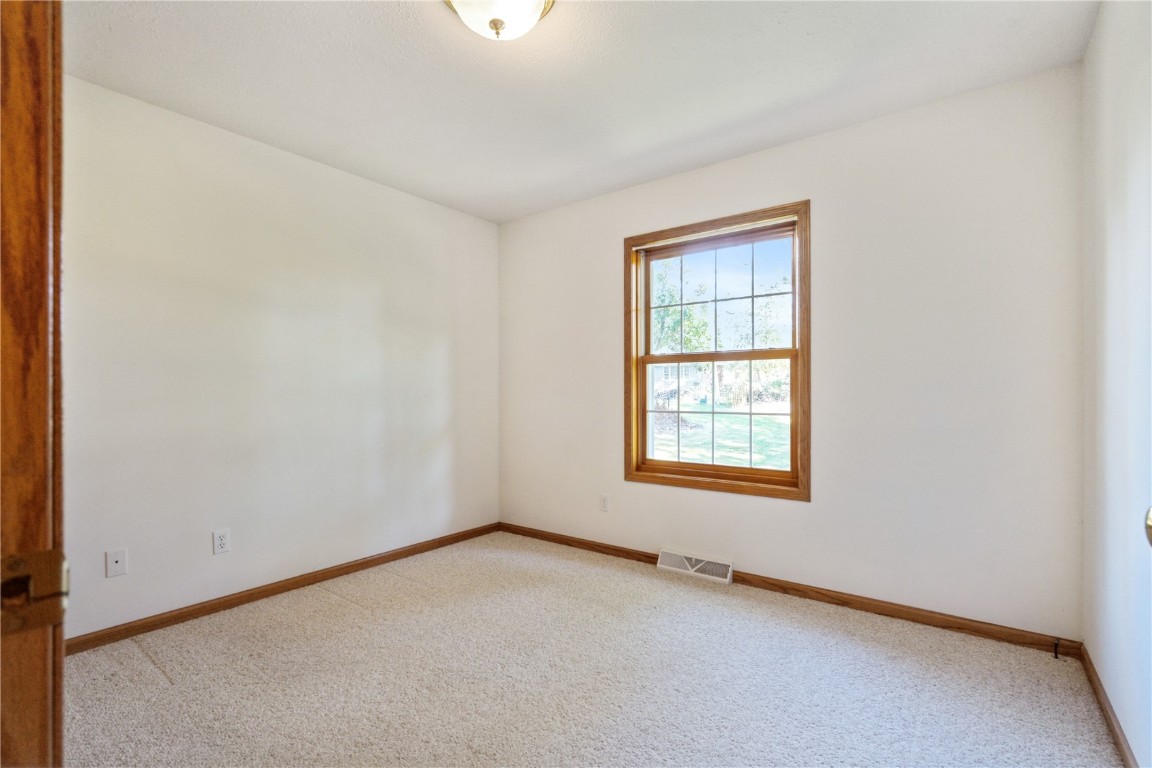 3022 Adel Street SE Cedar Rapids IA 52403