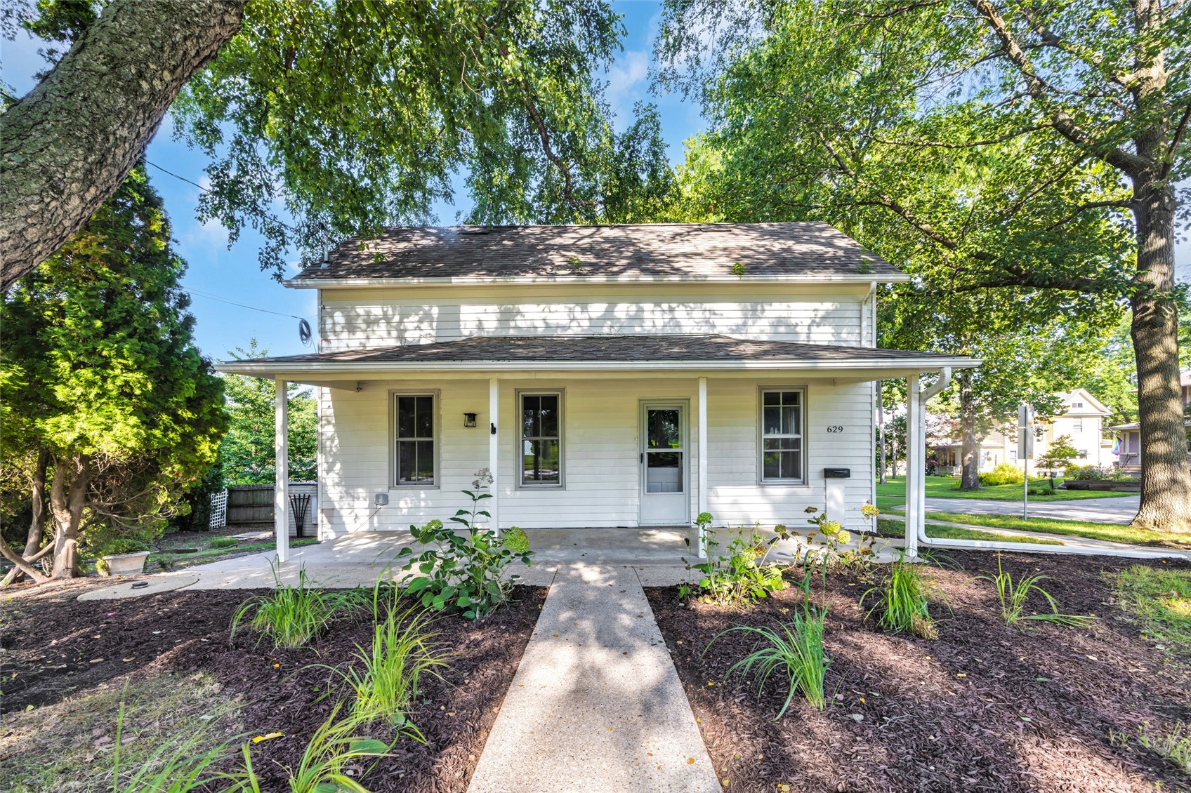 629 N Governor Street Iowa City IA 52245