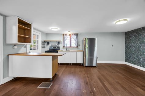 629 N Governor Street Iowa City IA 52245