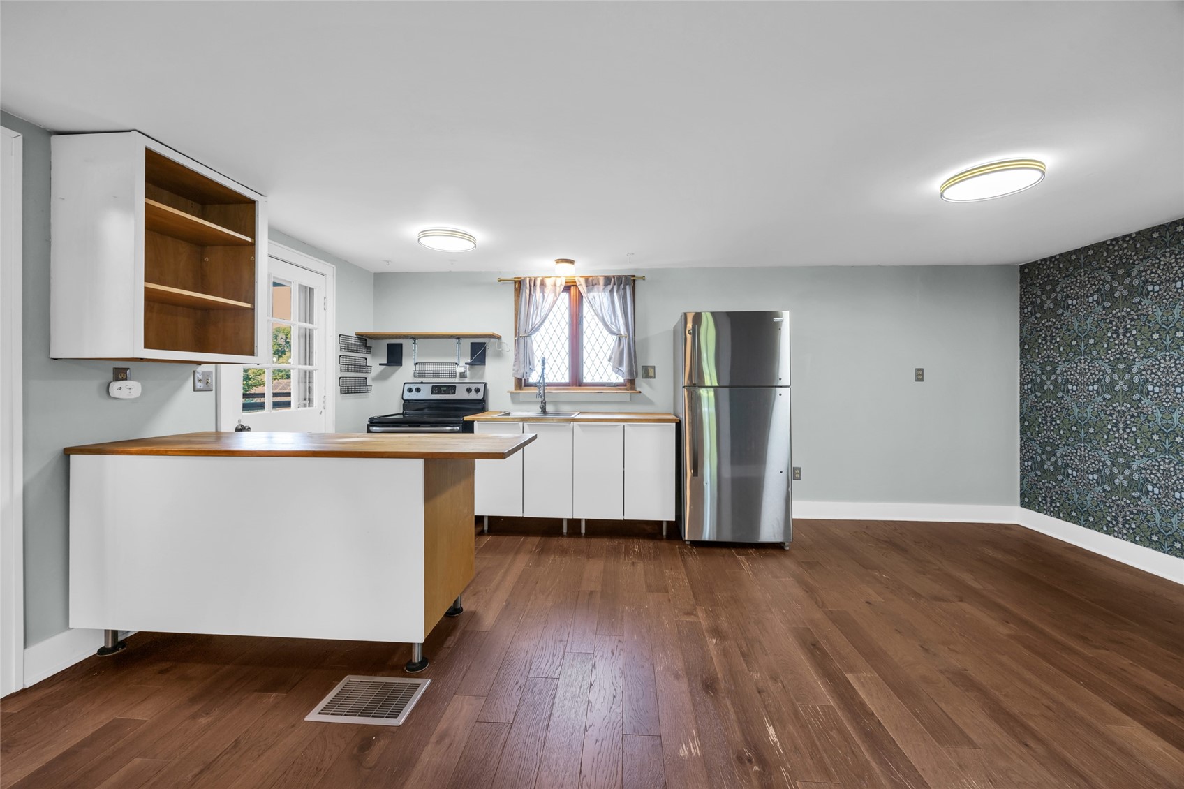 629 N Governor Street Iowa City IA 52245