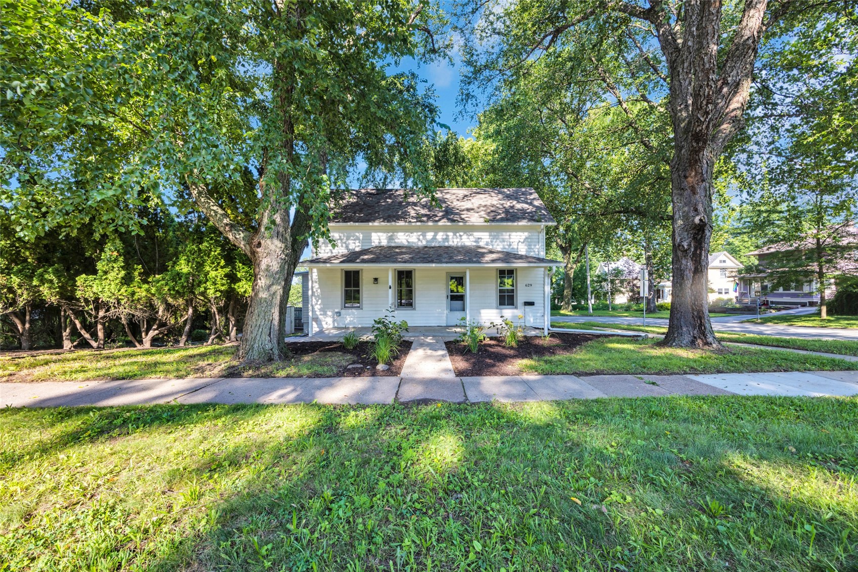 629 N Governor Street Iowa City IA 52245