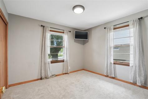 2762 Teresa Drive SW Cedar Rapids IA 52404