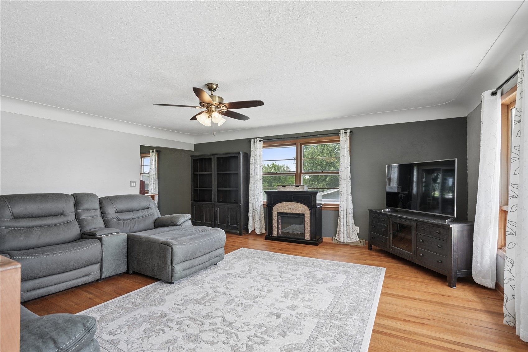 2762 Teresa Drive SW Cedar Rapids IA 52404