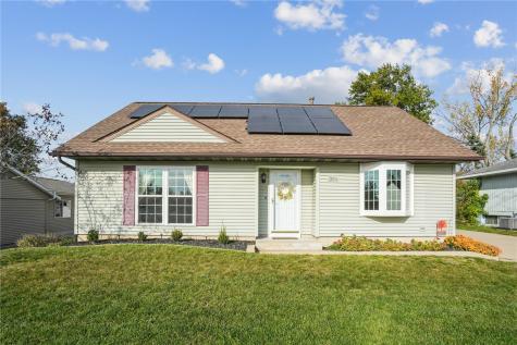 3804 Blue Mound Drive NE Cedar Rapids IA 52402