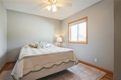 3804 Blue Mound Drive NE Cedar Rapids IA 52402