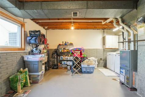 3804 Blue Mound Drive NE Cedar Rapids IA 52402