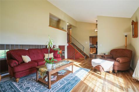 3804 Blue Mound Drive NE Cedar Rapids IA 52402