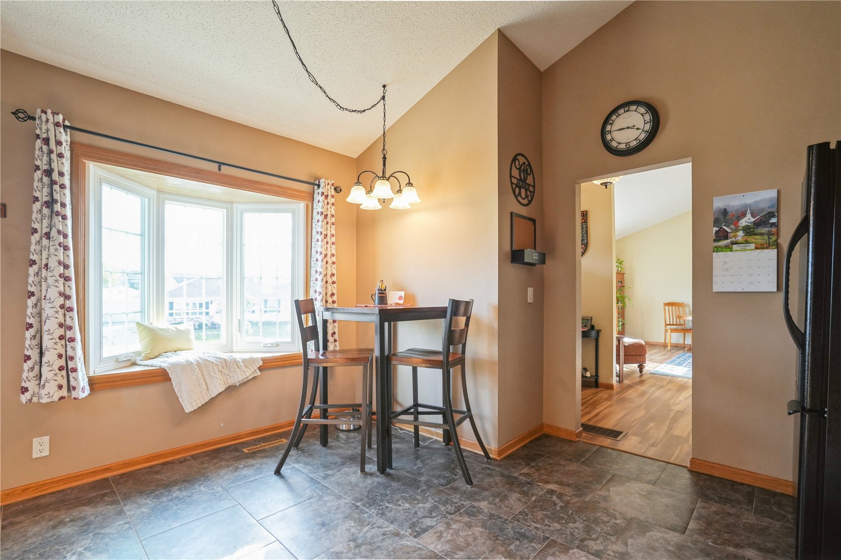 3804 Blue Mound Drive NE Cedar Rapids IA 52402