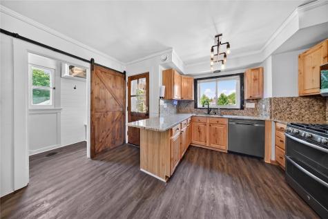 215 E Market Street Lisbon IA 52253