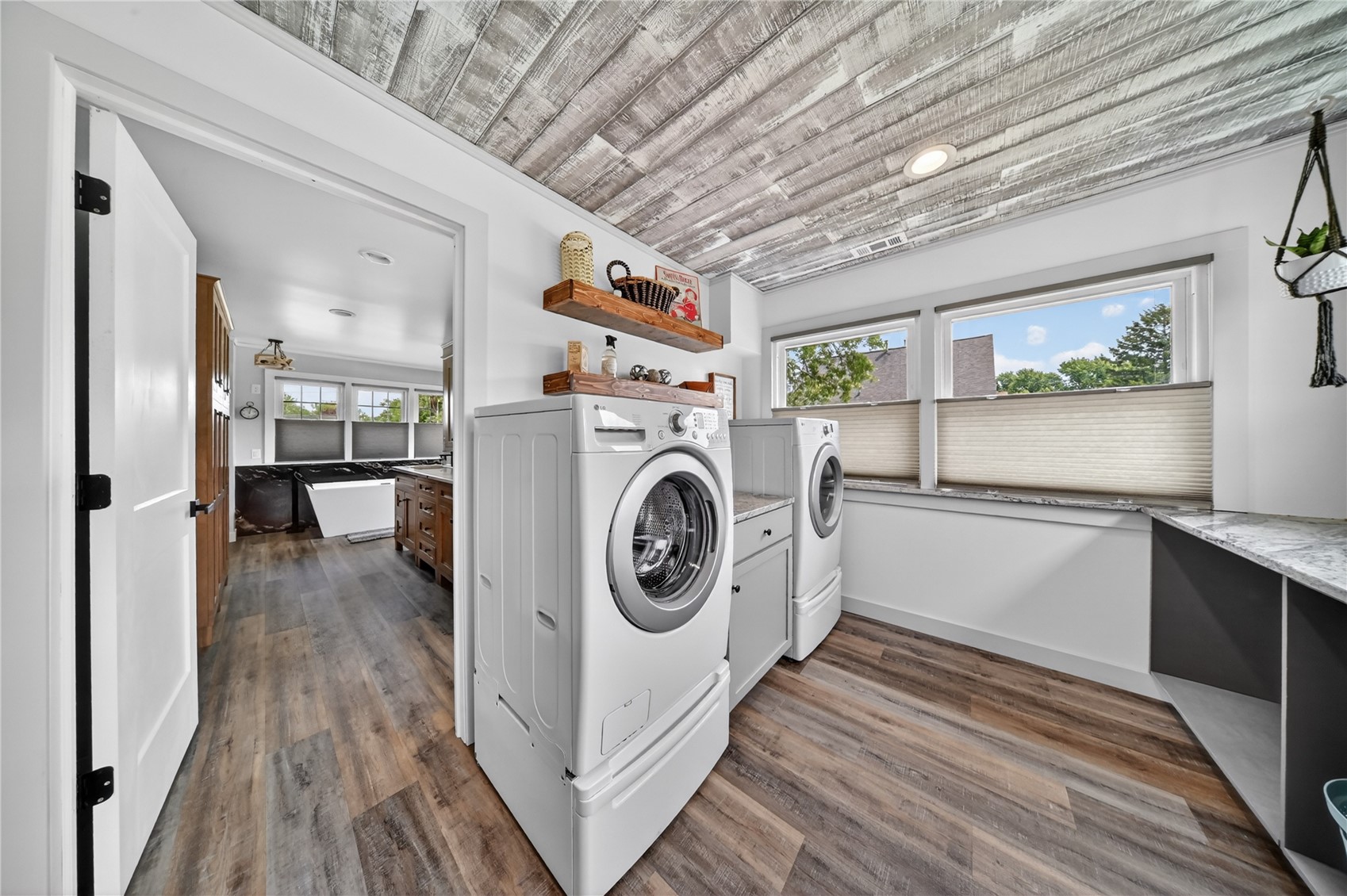 215 E Market Street Lisbon IA 52253