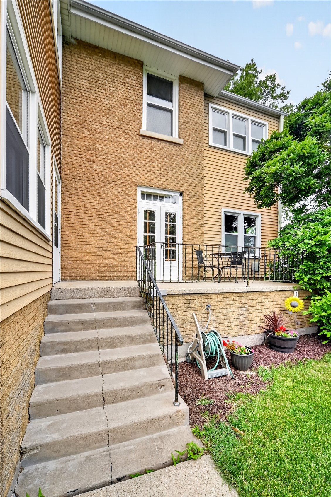 215 E Market Street Lisbon IA 52253