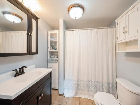 832 Grubbs Street Center Point IA 52213