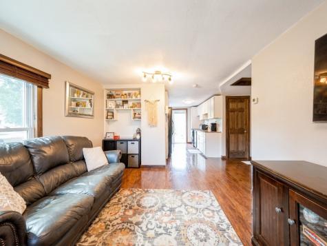 832 Grubbs Street Center Point IA 52213
