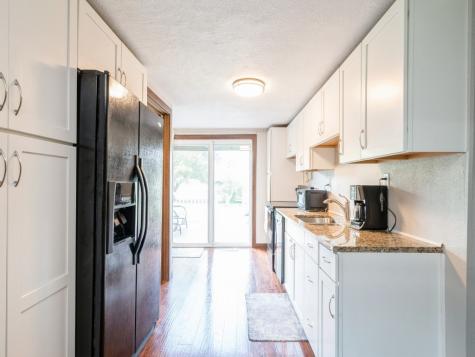 832 Grubbs Street Center Point IA 52213