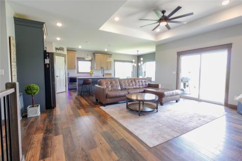 1529 3rd Street SW Mt Vernon IA 52314