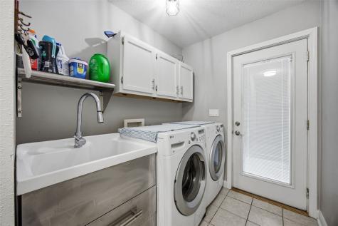 1520 Ranmar Court Ely IA 52227