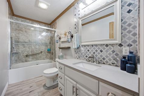 1520 Ranmar Court Ely IA 52227