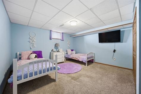 1520 Ranmar Court Ely IA 52227