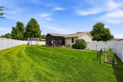 1520 Ranmar Court Ely IA 52227
