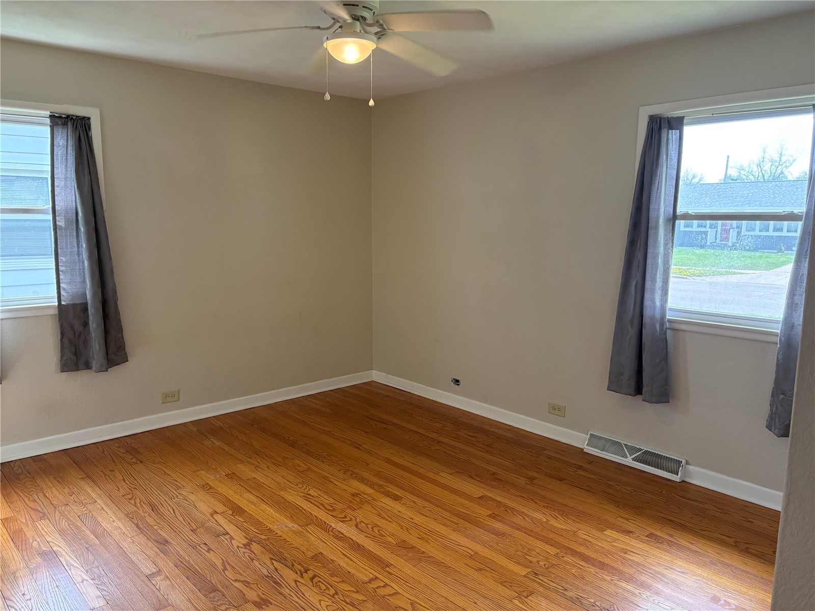 2604 E Avenue NW Cedar Rapids IA 52405