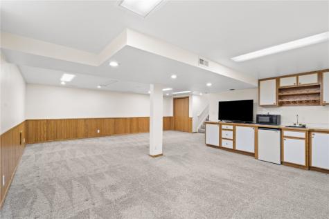 358 Eastland Drive SE Cedar Rapids IA 52403