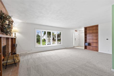 358 Eastland Drive SE Cedar Rapids IA 52403