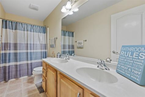 2520 Grey Wolf Hiawatha IA 52233
