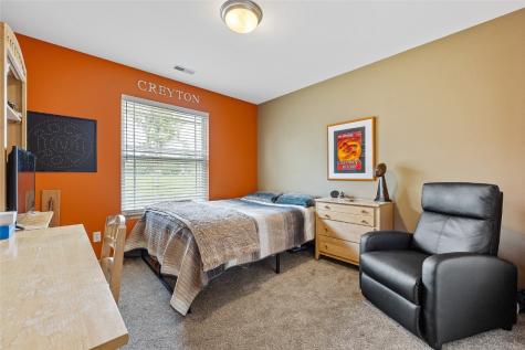 2520 Grey Wolf Hiawatha IA 52233