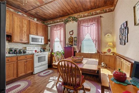 811 F Avenue NW Cedar Rapids IA 52405