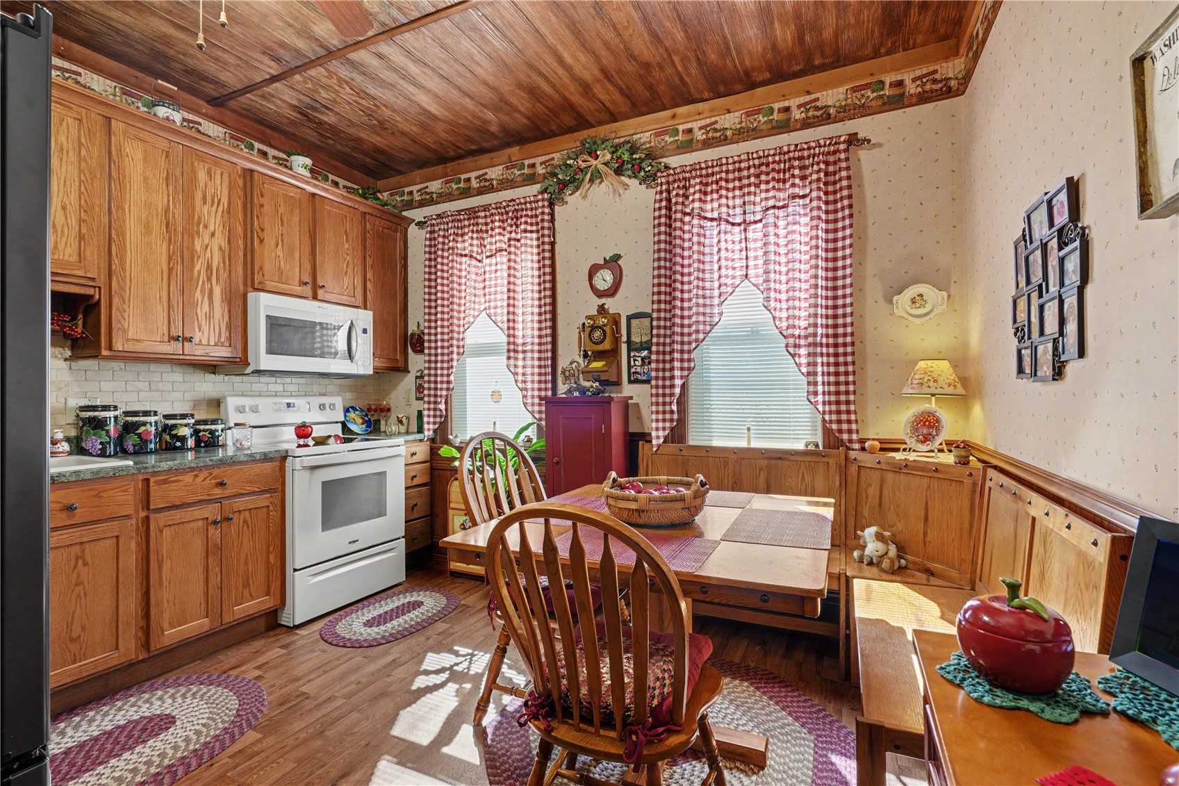 811 F Avenue NW Cedar Rapids IA 52405